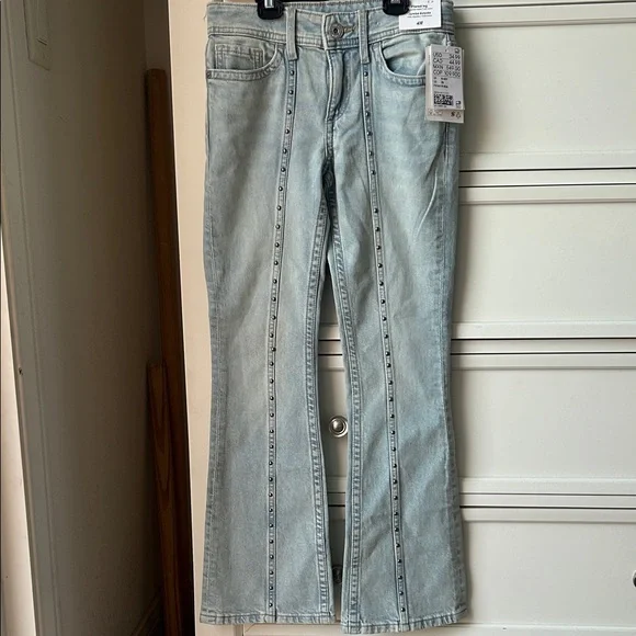 H&M Light Wash Flare Jeans - Picture 2 of 10